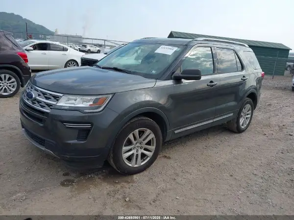 1FM5K8D82JGB05917 2018 FORD EXPLORER - Image 2