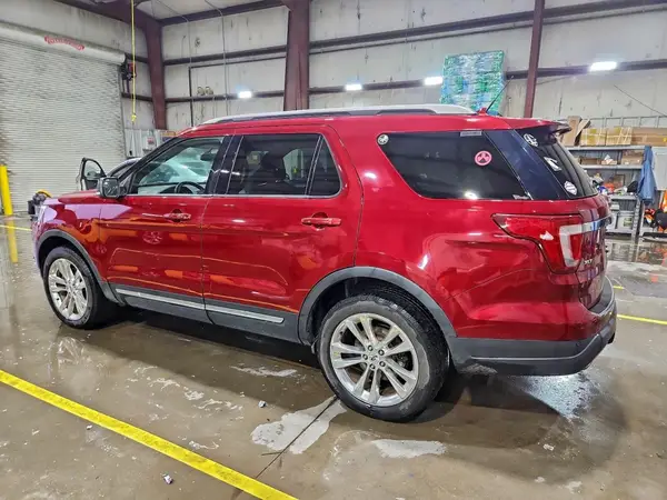 1FM5K8D82JGC00008 2018 FORD EXPLORER - Image 2