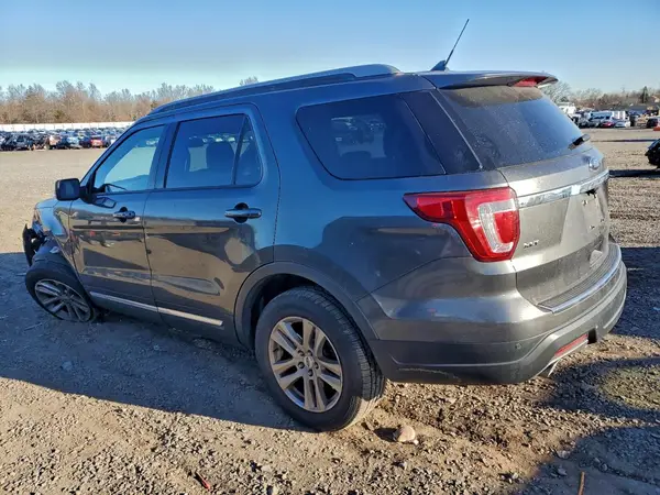 1FM5K8D82JGC79633 2018 FORD EXPLORER - Image 2