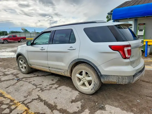 1FM5K8D83GGC38002 2016 FORD EXPLORER - Image 2