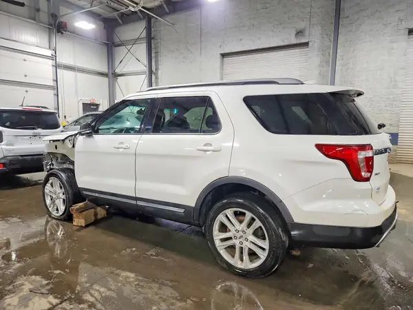 1FM5K8D83HGA24869 2017 FORD EXPLORER - Image 2
