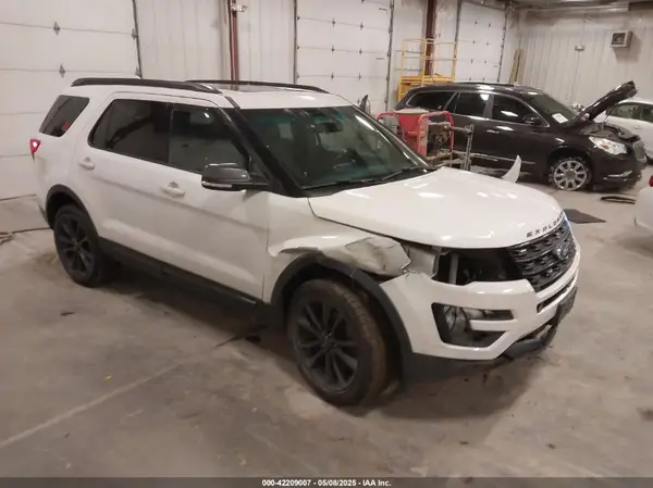 1FM5K8D83HGA30672 2017 FORD EXPLORER - Image 1