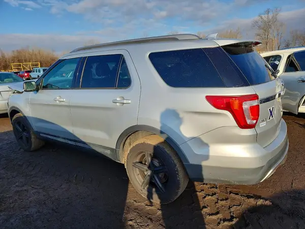 1FM5K8D83HGA40182 2017 FORD EXPLORER - Image 2