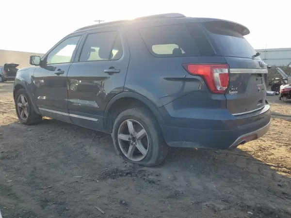 1FM5K8D83HGA68628 2017 FORD EXPLORER - Image 2