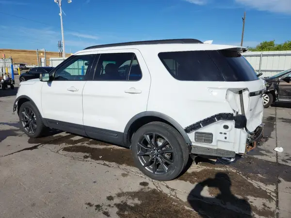 1FM5K8D83HGA98633 2017 FORD EXPLORER - Image 2