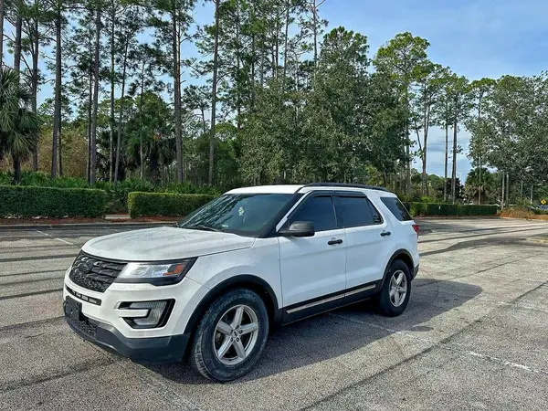 1FM5K8D83HGB00445 2017 FORD EXPLORER - Image 2