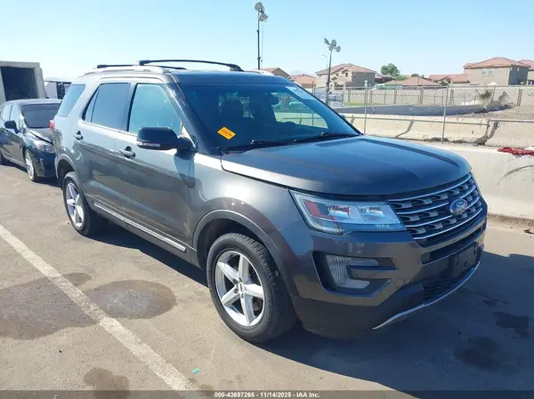 1FM5K8D83HGB34739 2017 FORD EXPLORER - Image 2