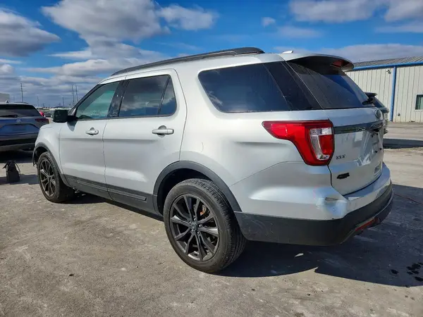 1FM5K8D83HGB39441 2017 FORD EXPLORER - Image 2