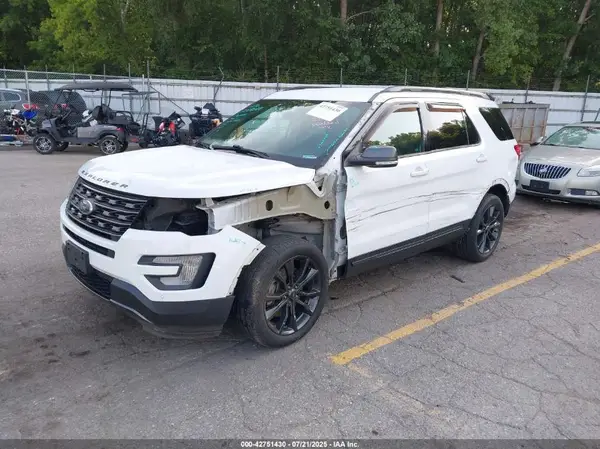 1FM5K8D83HGD01567 2017 FORD EXPLORER - Image 2