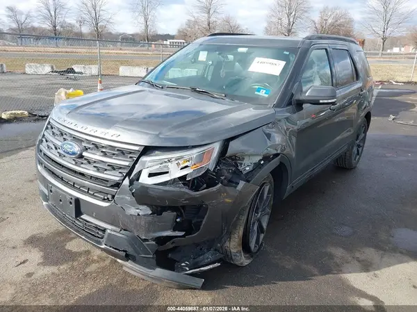 1FM5K8D83JGA39197 2018 FORD EXPLORER - Image 2