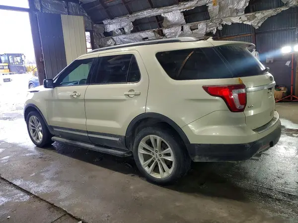 1FM5K8D83JGA50250 2018 FORD EXPLORER - Image 2