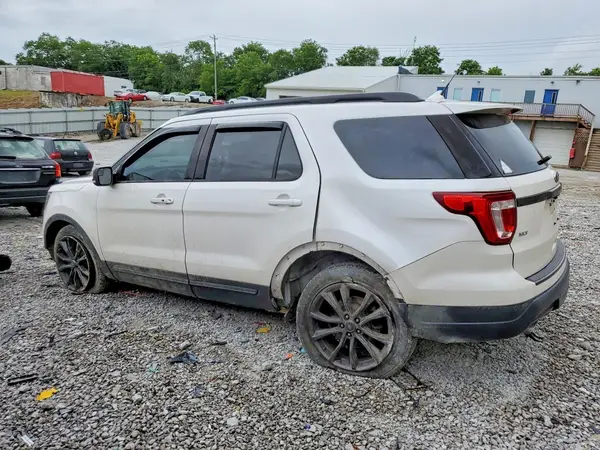 1FM5K8D83JGC02303 2018 FORD EXPLORER - Image 2