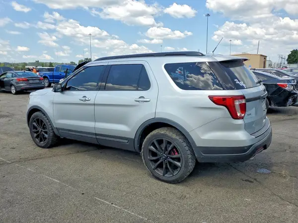 1FM5K8D83JGC51100 2018 FORD EXPLORER - Image 2