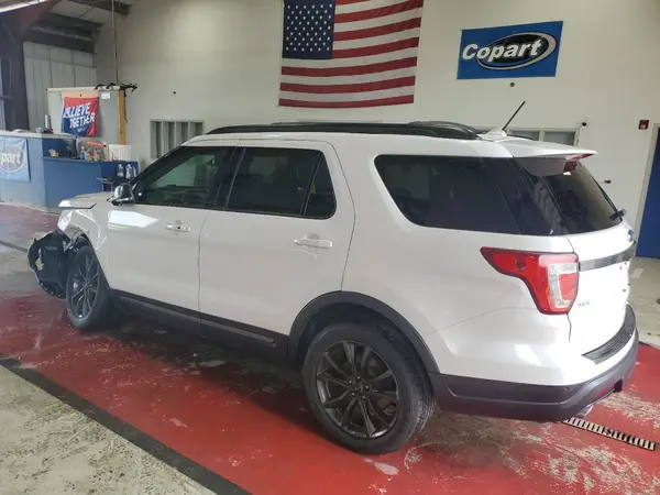 1FM5K8D83JGC60301 2018 FORD EXPLORER - Image 2
