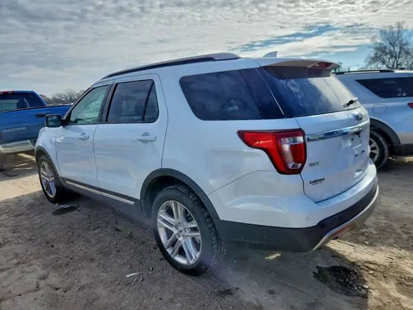 1FM5K8D84GGB10724 2016 FORD EXPLORER - Image 2