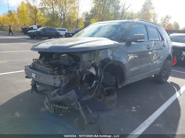 1FM5K8D84HGA05215 2017 FORD EXPLORER - Image 2