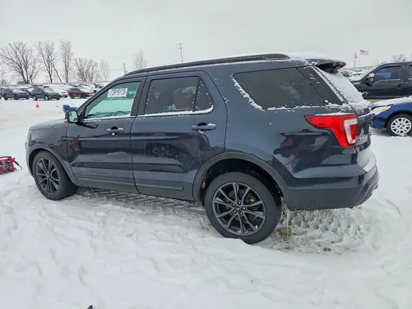 1FM5K8D84HGA10141 2017 FORD EXPLORER - Image 2