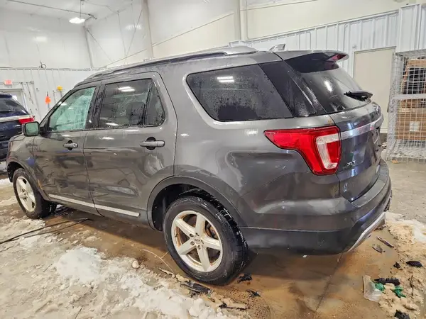 1FM5K8D84HGA32799 2017 FORD EXPLORER - Image 2