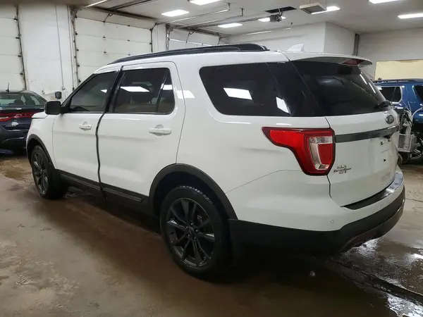 1FM5K8D84HGA74969 2017 FORD EXPLORER - Image 2