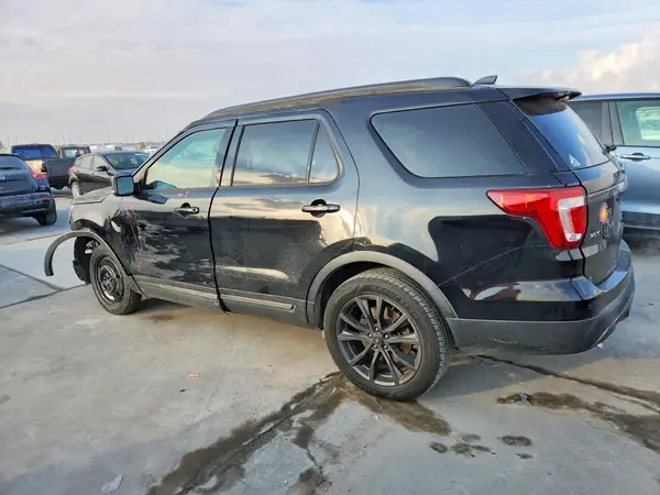 1FM5K8D84HGB21434 2017 FORD EXPLORER - Image 2