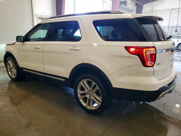 1FM5K8D84HGB28660 2017 FORD EXPLORER - Image 2