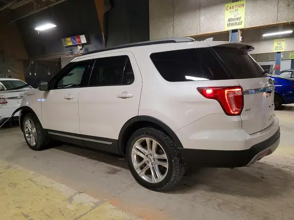 1FM5K8D84HGB61397 2017 FORD EXPLORER - Image 2