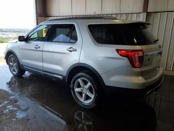 1FM5K8D84HGC98209 2017 FORD EXPLORER - Image 2