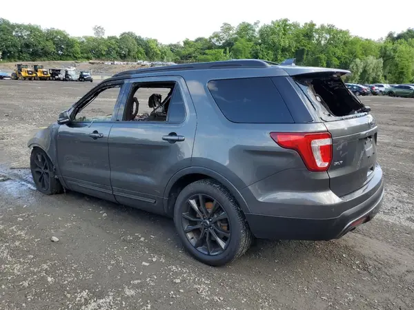 1FM5K8D84HGD09192 2017 FORD EXPLORER - Image 2