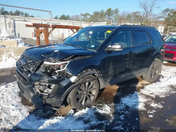 1FM5K8D84HGD74415 2017 FORD EXPLORER - Image 2