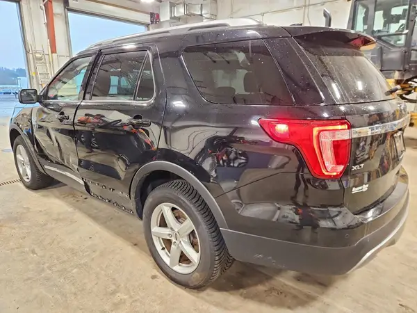 1FM5K8D84HGD81302 2017 FORD EXPLORER - Image 2