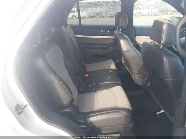 1FM5K8D84HGE32426 2017 FORD EXPLORER - Image 8