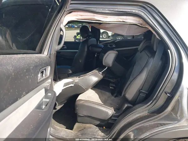 1FM5K8D85HGA00833 2017 FORD EXPLORER - Image 8