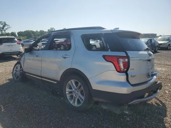 1FM5K8D85HGB16288 2017 FORD EXPLORER - Image 2