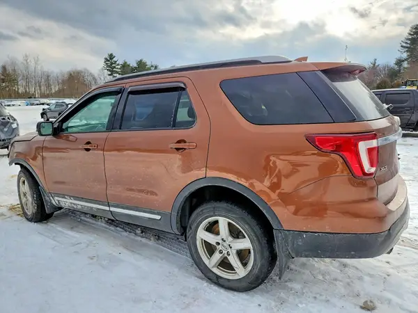 1FM5K8D85HGB85577 2017 FORD EXPLORER - Image 2