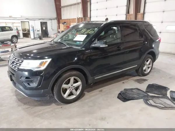 1FM5K8D85HGC28377 2017 FORD EXPLORER - Image 2