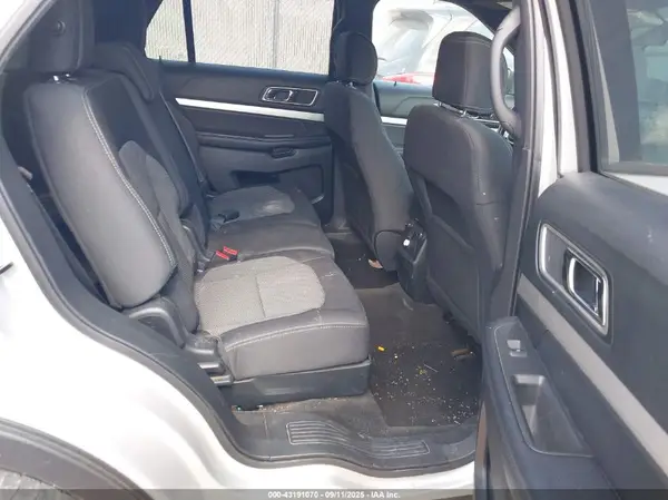 1FM5K8D85HGD00890 2017 FORD EXPLORER - Image 8