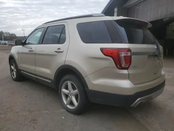 1FM5K8D85HGD05832 2017 FORD EXPLORER - Image 2