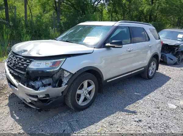1FM5K8D85HGE00102 2017 FORD EXPLORER - Image 2