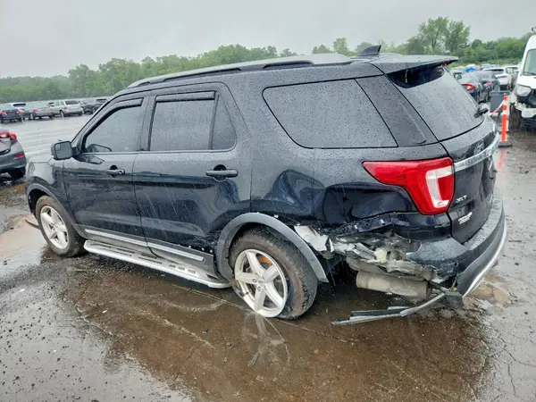 1FM5K8D85HGE17241 2017 FORD EXPLORER - Image 2