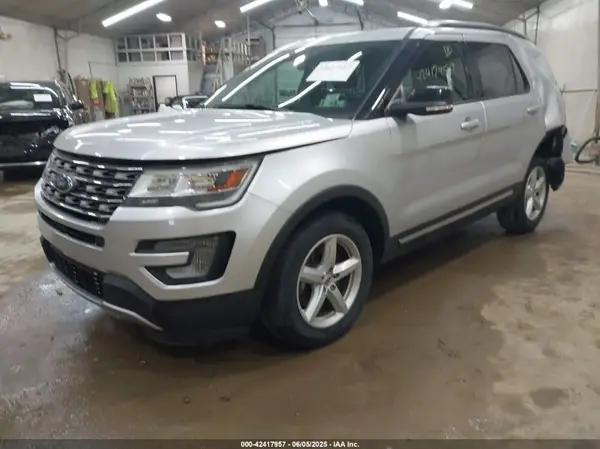 1FM5K8D85HGE35206 2017 FORD EXPLORER - Image 2