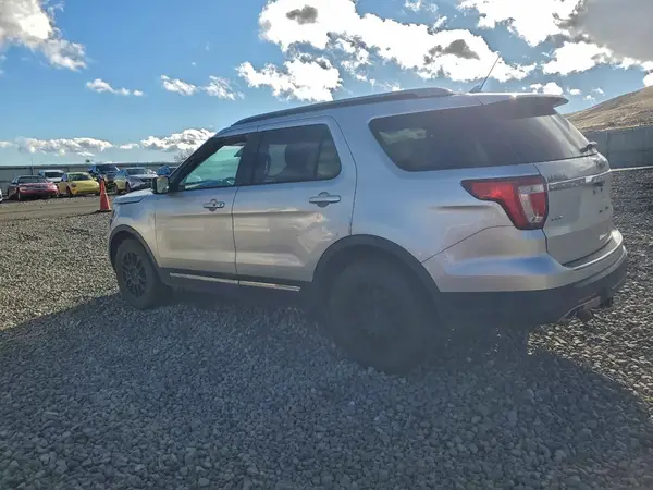 1FM5K8D85JGA28587 2018 FORD EXPLORER - Image 2