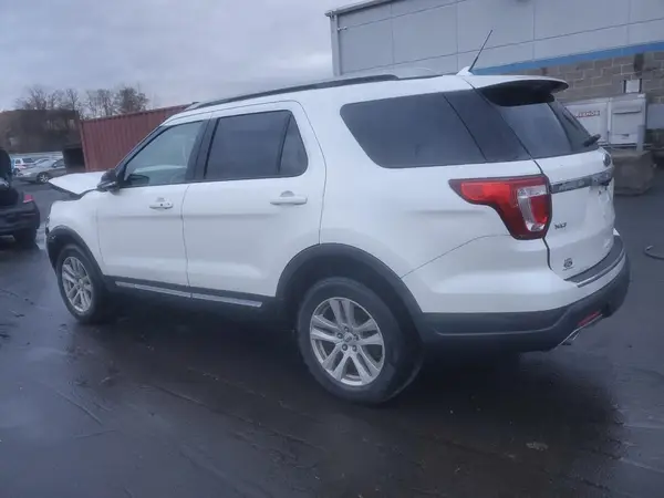 1FM5K8D85JGA62254 2018 FORD EXPLORER - Image 2