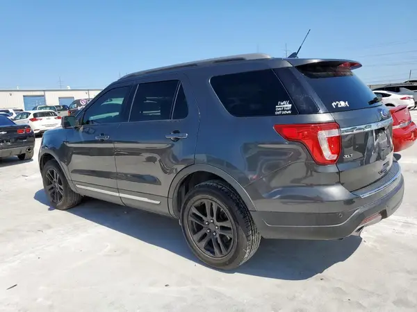 1FM5K8D85JGC50613 2018 FORD EXPLORER - Image 2