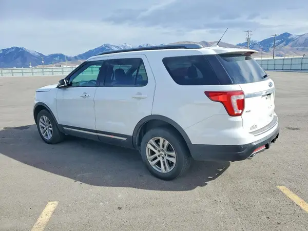 1FM5K8D85JGC72823 2018 FORD EXPLORER - Image 2