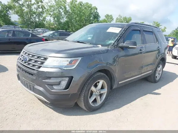 1FM5K8D86HGA21142 2017 FORD EXPLORER - Image 2