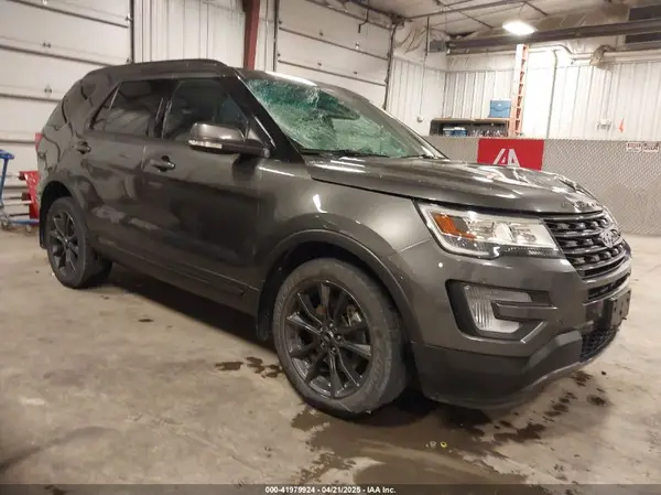 1FM5K8D86HGA22842 2017 FORD EXPLORER - Image 1