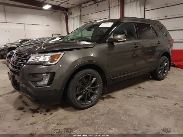 1FM5K8D86HGA22842 2017 FORD EXPLORER - Image 2