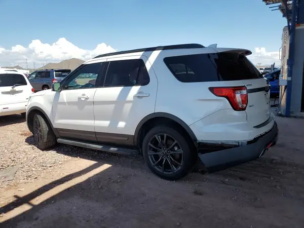 1FM5K8D86HGB15103 2017 FORD EXPLORER - Image 2