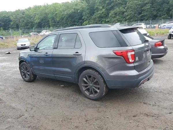 1FM5K8D86HGB50675 2017 FORD EXPLORER - Image 2