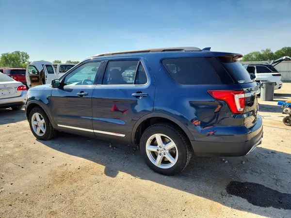 1FM5K8D86HGC19168 2017 FORD EXPLORER - Image 2